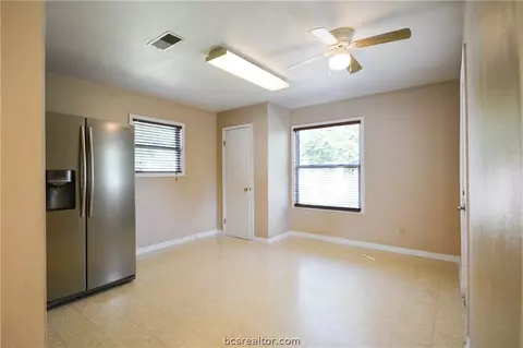 716 Williamson Dr, Bryan, TX 77801 photo 13