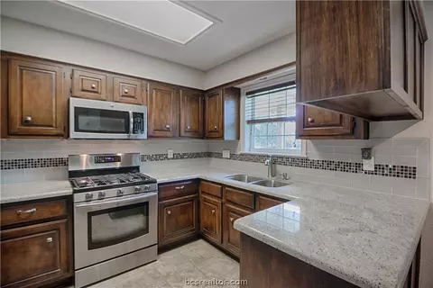 3601 Cedar Oak Cir, Bryan, TX 77802 photo 7