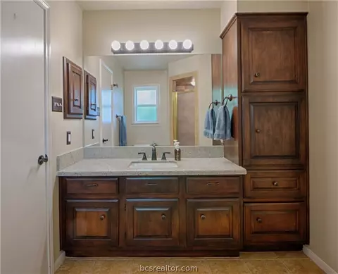 3601 Cedar Oak Cir, Bryan, TX 77802 photo 12