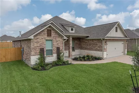 3003 Embers Loop, Bryan, TX 77808 photo 2