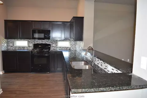 2060 Positano Loop, Bryan, TX 77808 photo 6