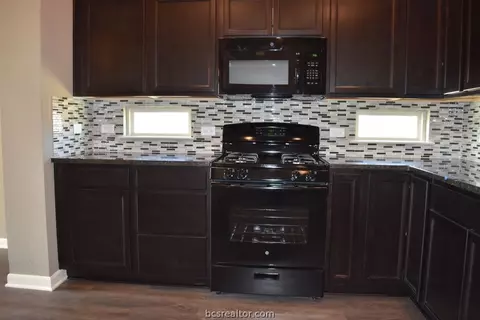 2060 Positano Loop, Bryan, TX 77808 photo 8