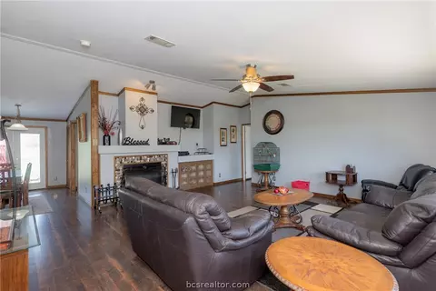 6253 Standing Rock Rd, Bryan, TX 77808 photo 2