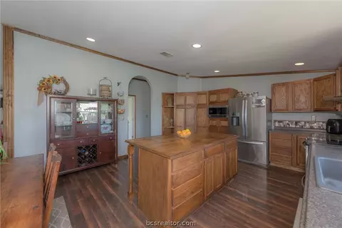 6253 Standing Rock Rd, Bryan, TX 77808 photo 3