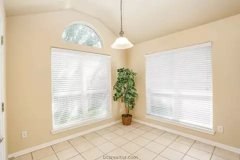 4603 Bluejay Ln, Bryan, TX 77803 photo 6