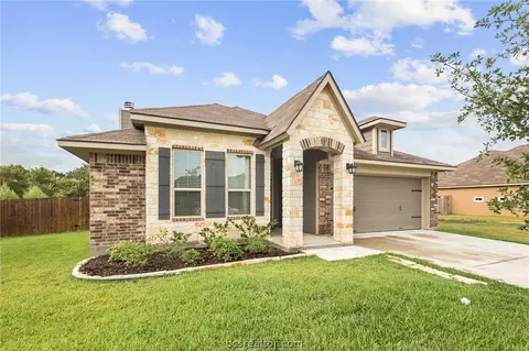 2027 Jester Trl, Bryan, TX 77807 photo 1