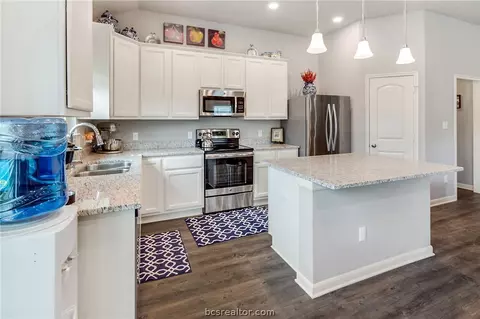 2027 Jester Trl, Bryan, TX 77807 photo 6