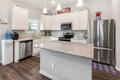 2027 Jester Trl, Bryan, TX 77807 photo 5