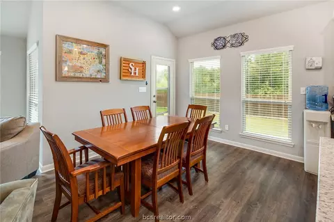 2027 Jester Trl, Bryan, TX 77807 photo 4