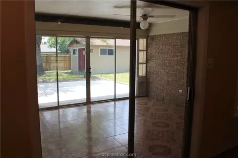 807 Avondale Ave, Bryan, TX 77802 photo 31
