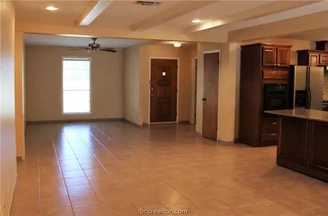 807 Avondale Ave, Bryan, TX 77802 photo 9