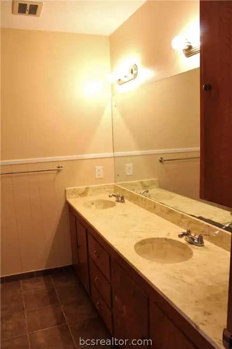 807 Avondale Ave, Bryan, TX 77802 photo 19
