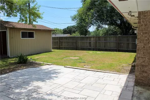 807 Avondale Ave, Bryan, TX 77802 photo 35