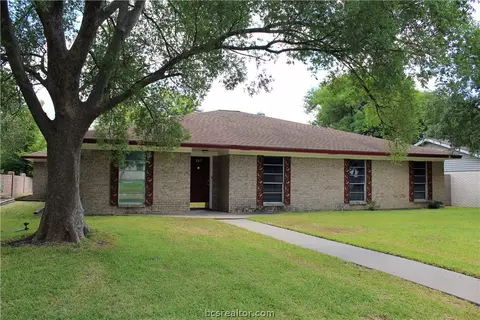 807 Avondale Ave, Bryan, TX 77802 photo 1