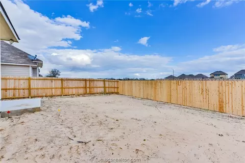 2011 Shimla Dr, Bryan, TX 77807 photo 7