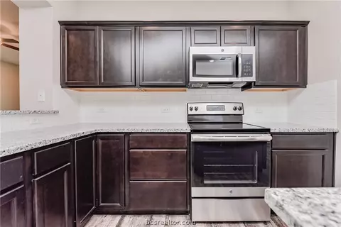2011 Shimla Dr, Bryan, TX 77807 photo 25