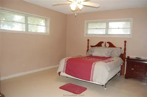 2806 Tabor Rd, Bryan, TX 77803 photo 6