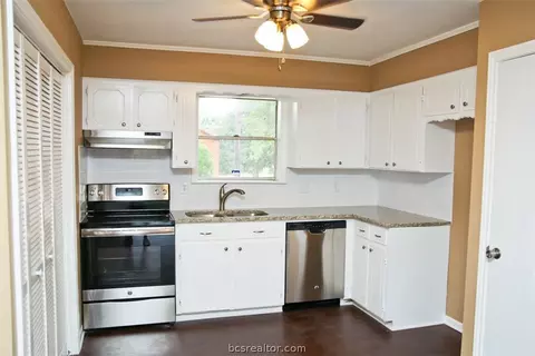 2103 Manning Way, Bryan, TX 77803 photo 3