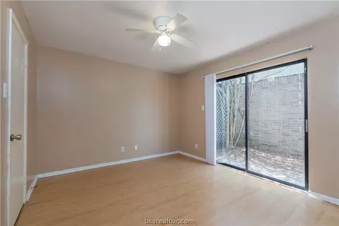 905 Navidad St, Bryan, TX 77801 photo 4
