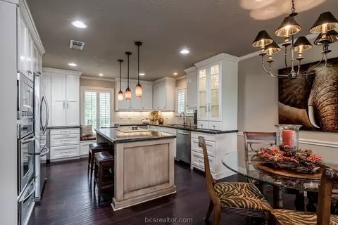 2905 Partridge Cir, Bryan, TX 77802 photo 9