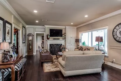 2905 Partridge Cir, Bryan, TX 77802 photo 3