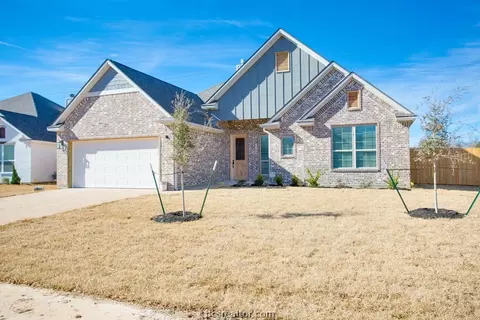 2918 Archer Dr, Bryan, TX 77808 photo 2