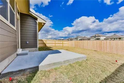 2108 Dumfries Dr, Bryan, TX 77807 photo 13