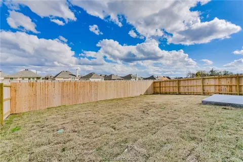 2108 Dumfries Dr, Bryan, TX 77807 photo 17