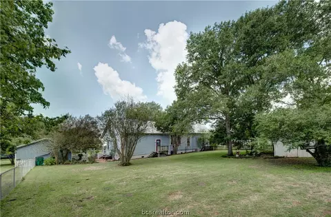 400 E Garrett St E, Calvert, TX 77837 photo 22