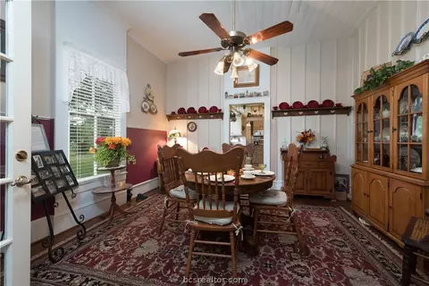 400 E Garrett St E, Calvert, TX 77837 photo 7