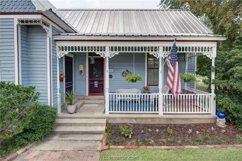 400 E Garrett St E, Calvert, TX 77837 photo 3