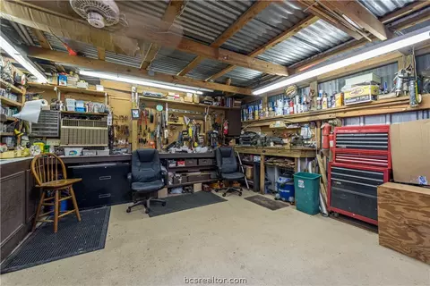 400 E Garrett St E, Calvert, TX 77837 photo 16