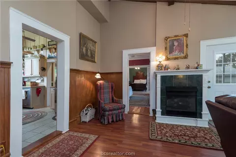 400 E Garrett St E, Calvert, TX 77837 photo 8