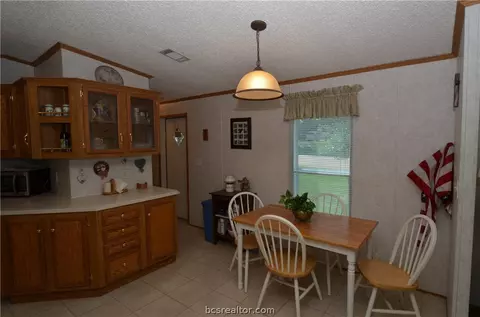116 Hill Loop Rd, Somerville, TX 77879 photo 5