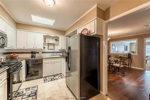 904 Westview St, Bryan, TX 77802 photo 11