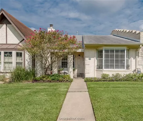 904 Westview St, Bryan, TX 77802 photo 2