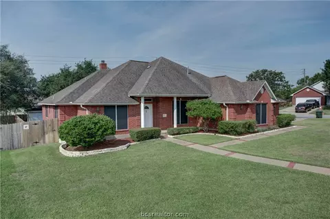 4107 Chamberlain, Bryan, TX 77802 photo 2