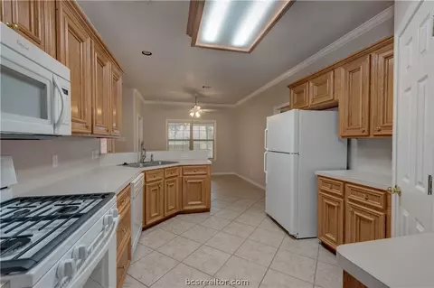 4107 Chamberlain, Bryan, TX 77802 photo 8