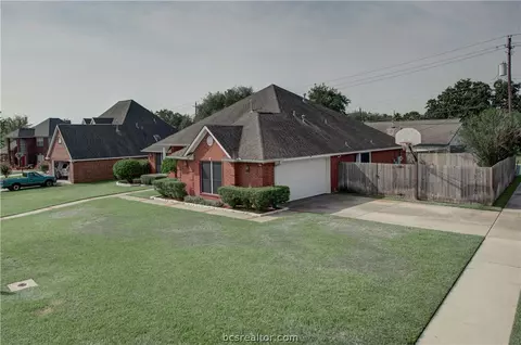 4107 Chamberlain, Bryan, TX 77802 photo 3