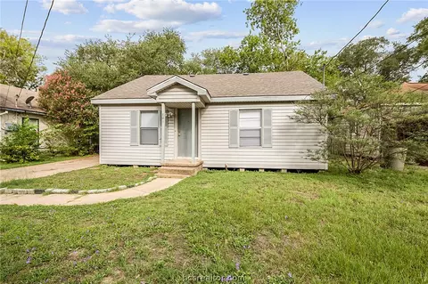 806 Mitchell St, Bryan, TX 77802 photo 2