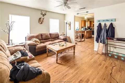 806 Mitchell St, Bryan, TX 77802 photo 3