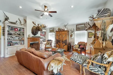 10096 Calhoun Rd, Bryan, TX 77808 photo 8