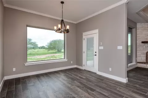 7610 Los Lobos Dr, Bryan, TX 77808 photo 8