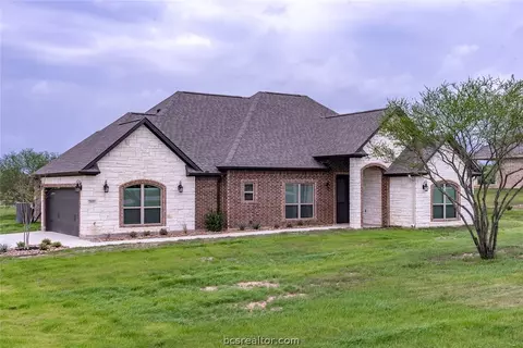 7610 Los Lobos Dr, Bryan, TX 77808 photo 1