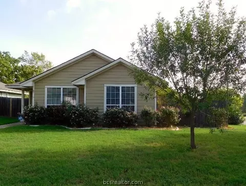 916 E 29th St, Bryan, TX 77803 photo 1