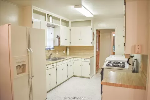902 North Ave, Bryan, TX 77802 photo 8