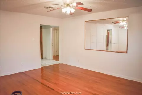 902 North Ave, Bryan, TX 77802 photo 4