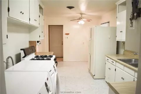 902 North Ave, Bryan, TX 77802 photo 6