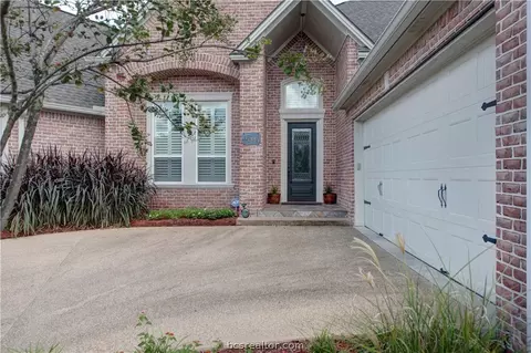 4504 Willowick Dr, Bryan, TX 77802 photo 4