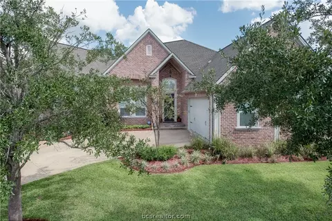 4504 Willowick Dr, Bryan, TX 77802 photo 3